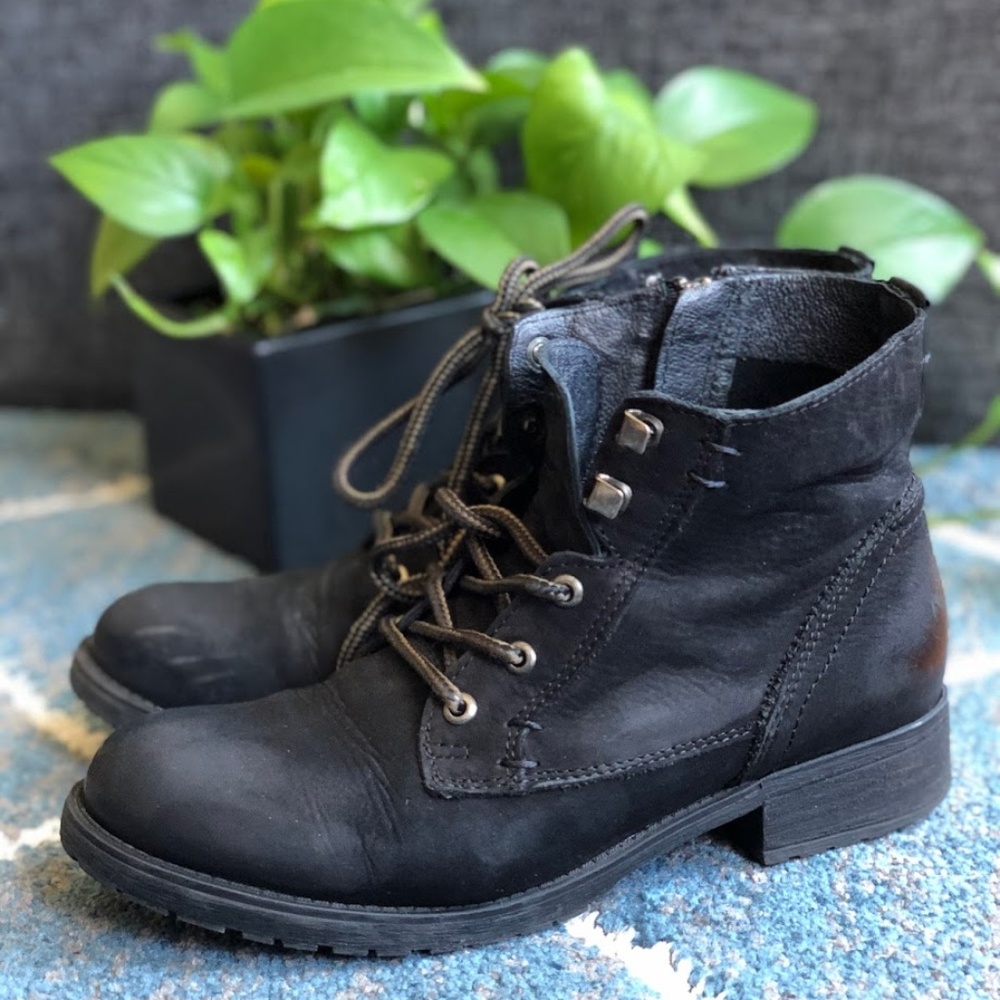 Steve Madden Gobbin Lace Up Leather Booties